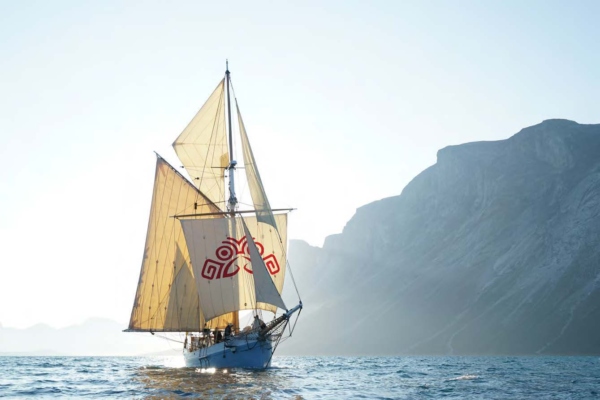 Ilen At Sea